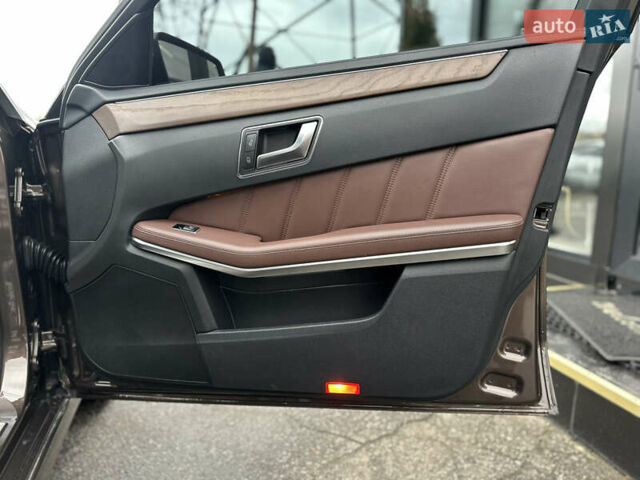 Коричневий Мерседес Е-Клас, об'ємом двигуна 2.14 л та пробігом 197 тис. км за 21500 $, фото 26 на Automoto.ua