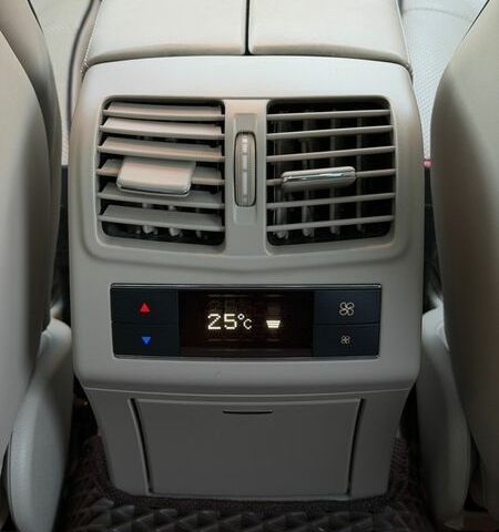 Коричневый Мерседес Е-Класс, объемом двигателя 2.14 л и пробегом 240 тыс. км за 22200 $, фото 25 на Automoto.ua