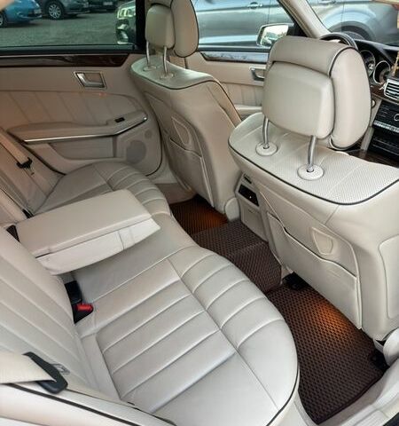 Коричневый Мерседес Е-Класс, объемом двигателя 2.14 л и пробегом 240 тыс. км за 22200 $, фото 23 на Automoto.ua