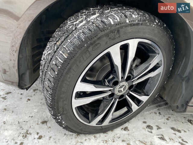 Коричневый Мерседес Е-Класс, объемом двигателя 1.99 л и пробегом 155 тыс. км за 18200 $, фото 15 на Automoto.ua