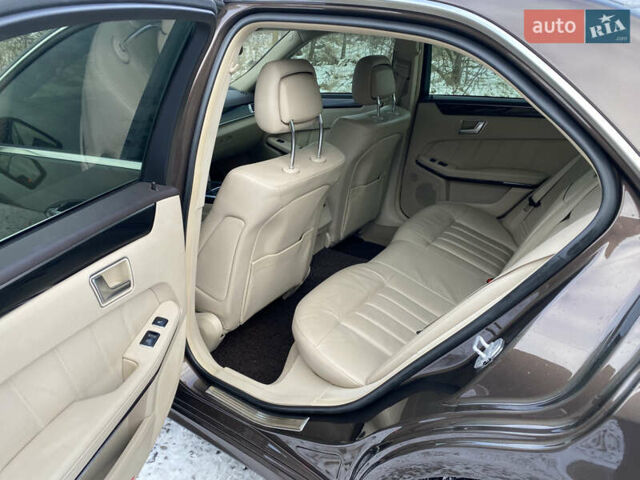 Коричневый Мерседес Е-Класс, объемом двигателя 1.99 л и пробегом 155 тыс. км за 18200 $, фото 26 на Automoto.ua