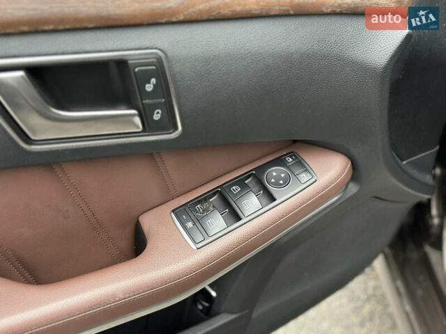 Коричневий Мерседес Е-Клас, об'ємом двигуна 2.14 л та пробігом 197 тис. км за 21500 $, фото 27 на Automoto.ua