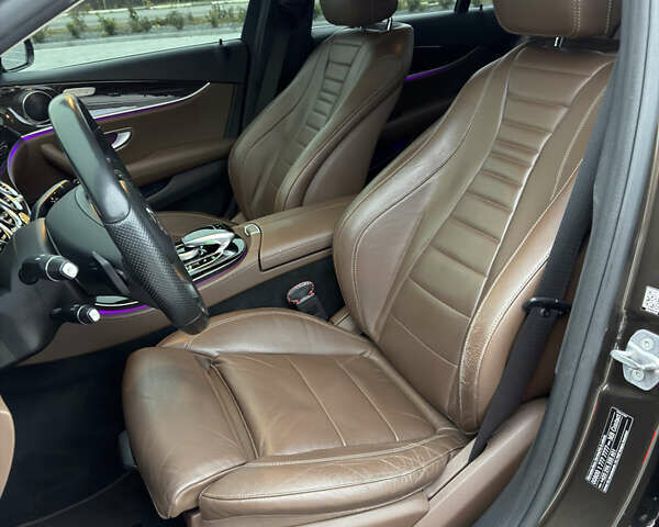 Коричневый Мерседес Е-Класс, объемом двигателя 1.95 л и пробегом 310 тыс. км за 24000 $, фото 9 на Automoto.ua