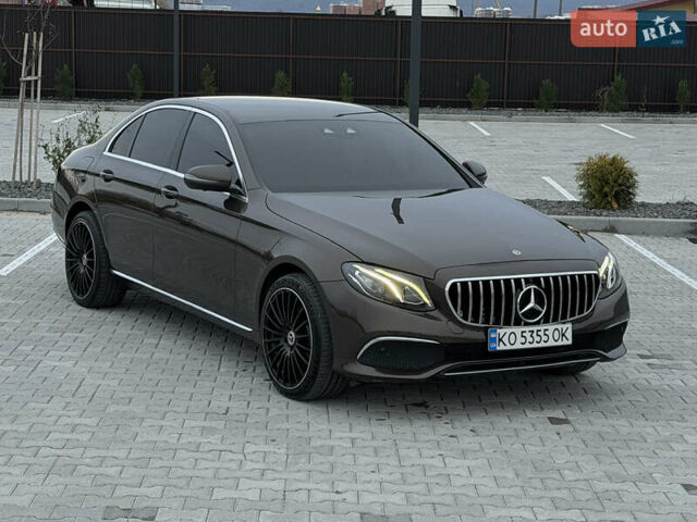 Коричневый Мерседес Е-Класс, объемом двигателя 1.95 л и пробегом 310 тыс. км за 24000 $, фото 4 на Automoto.ua