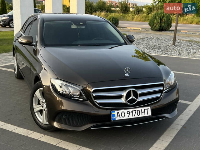 Коричневий Мерседес Е-Клас, об'ємом двигуна 2 л та пробігом 258 тис. км за 21700 $, фото 3 на Automoto.ua