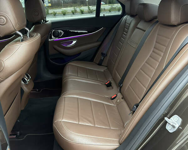 Коричневый Мерседес Е-Класс, объемом двигателя 1.95 л и пробегом 310 тыс. км за 24000 $, фото 8 на Automoto.ua