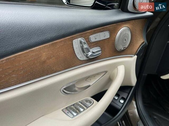 Коричневий Мерседес Е-Клас, об'ємом двигуна 1.95 л та пробігом 160 тис. км за 29990 $, фото 8 на Automoto.ua
