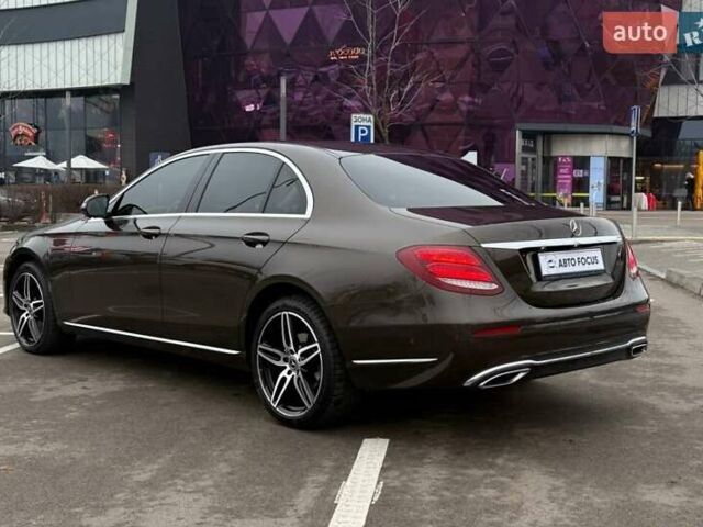 Коричневый Мерседес Е-Класс, объемом двигателя 1.95 л и пробегом 161 тыс. км за 28990 $, фото 4 на Automoto.ua