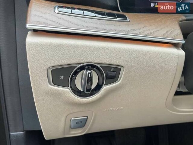 Коричневий Мерседес Е-Клас, об'ємом двигуна 1.95 л та пробігом 160 тис. км за 29990 $, фото 14 на Automoto.ua