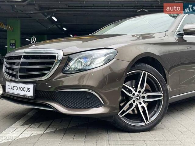 Коричневий Мерседес Е-Клас, об'ємом двигуна 1.95 л та пробігом 160 тис. км за 29990 $, фото 3 на Automoto.ua