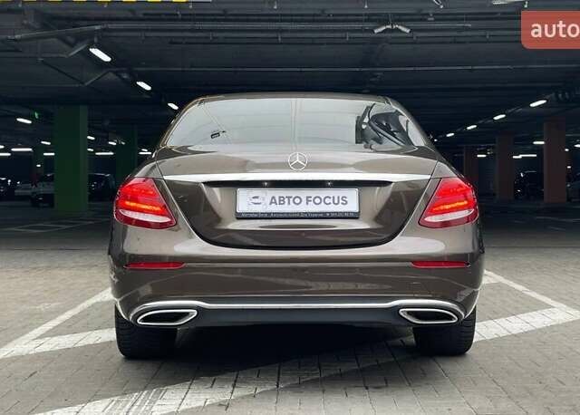 Коричневий Мерседес Е-Клас, об'ємом двигуна 1.95 л та пробігом 160 тис. км за 29990 $, фото 5 на Automoto.ua