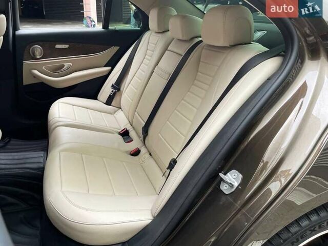 Коричневий Мерседес Е-Клас, об'ємом двигуна 1.95 л та пробігом 160 тис. км за 29990 $, фото 11 на Automoto.ua
