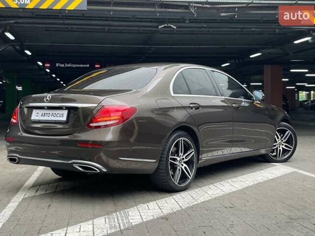 Коричневий Мерседес Е-Клас, об'ємом двигуна 1.95 л та пробігом 160 тис. км за 29990 $, фото 6 на Automoto.ua
