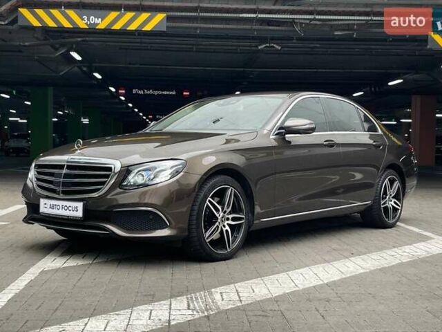 Коричневий Мерседес Е-Клас, об'ємом двигуна 1.95 л та пробігом 160 тис. км за 29990 $, фото 2 на Automoto.ua
