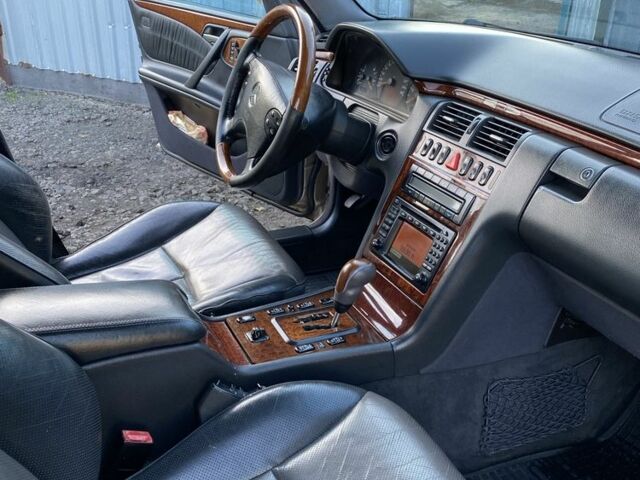 Мерседес Е-Класс 2001 в Краматорске на Automoto.ua Коричневый Мерседес Е-Класс, объемом двигателя 3.2 л и пробегом 400 тыс. км за 2300 $, фото 5 на Automoto.ua
