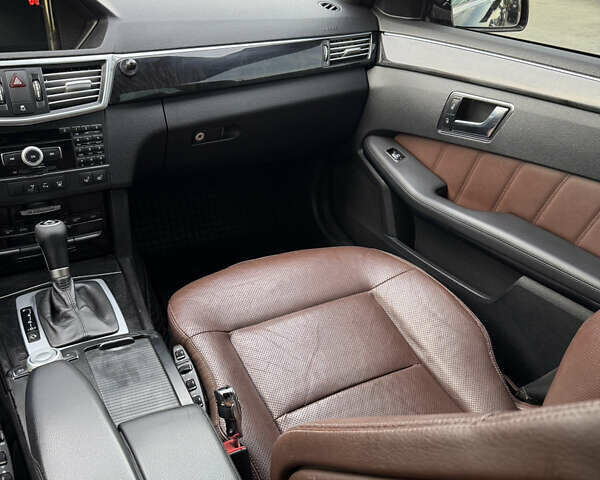 Мерседес Е-Класс 2010 в Тячеве на Automoto.ua Коричневый Мерседес Е-Класс, объемом двигателя 2.2 л и пробегом 375 тыс. км за 11300 $, фото 10 на Automoto.ua