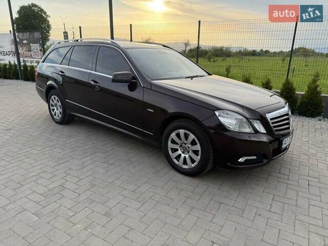 Коричневый Мерседес Е-Класс, объемом двигателя 2.14 л и пробегом 264 тыс. км за 10300 $, фото 3 на Automoto.ua