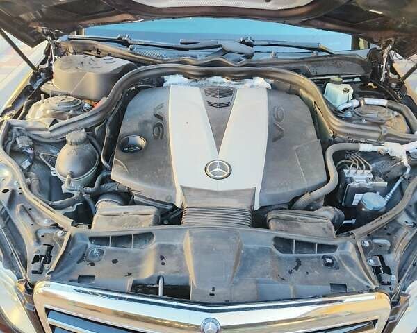 Коричневий Мерседес Е-Клас, об'ємом двигуна 3 л та пробігом 290 тис. км за 13200 $, фото 17 на Automoto.ua