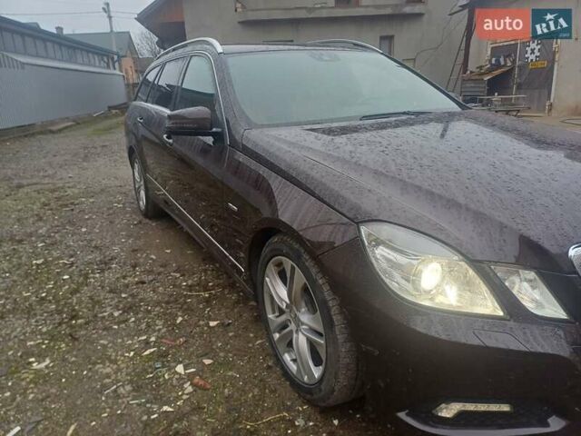 Коричневый Мерседес Е-Класс, объемом двигателя 2.99 л и пробегом 333 тыс. км за 12900 $, фото 16 на Automoto.ua