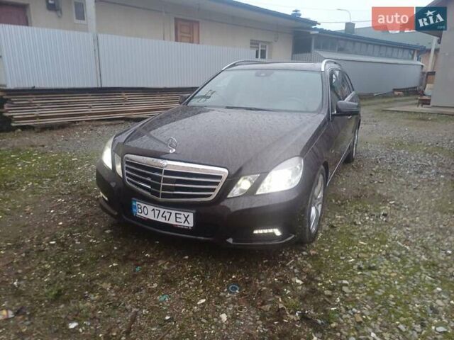 Коричневый Мерседес Е-Класс, объемом двигателя 2.99 л и пробегом 333 тыс. км за 12900 $, фото 15 на Automoto.ua