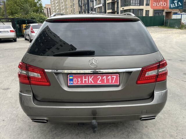 Мерседес Е-Класс 2011 в Хмельницком на Automoto.ua Коричневый Мерседес Е-Класс, объемом двигателя 2.2 л и пробегом 274 тыс. км за 13400 $, фото 3 на Automoto.ua