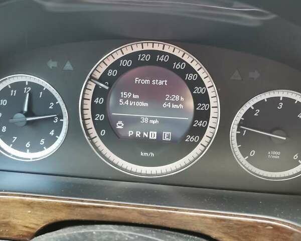 Коричневый Мерседес Е-Класс, объемом двигателя 2 л и пробегом 250 тыс. км за 11555 $, фото 9 на Automoto.ua