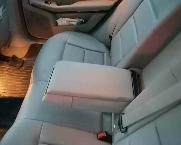 Коричневый Мерседес Е-Класс, объемом двигателя 2 л и пробегом 250 тыс. км за 11555 $, фото 16 на Automoto.ua