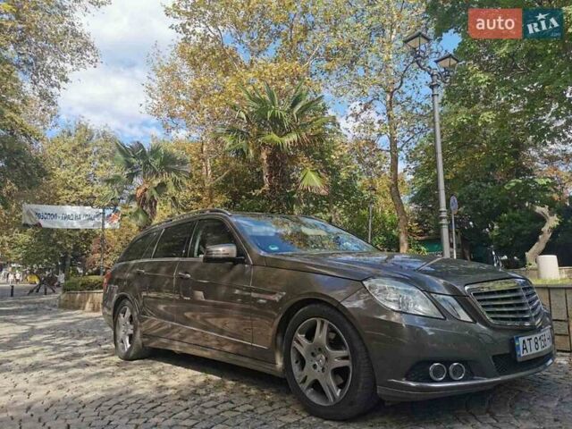 Коричневый Мерседес Е-Класс, объемом двигателя 2 л и пробегом 250 тыс. км за 11555 $, фото 4 на Automoto.ua
