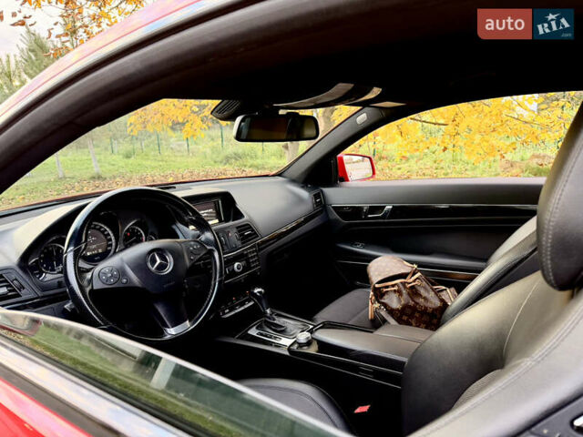 Красный Мерседес Е-Класс, объемом двигателя 1.8 л и пробегом 150 тыс. км за 16300 $, фото 17 на Automoto.ua