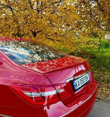 Красный Мерседес Е-Класс, объемом двигателя 1.8 л и пробегом 150 тыс. км за 16300 $, фото 1 на Automoto.ua