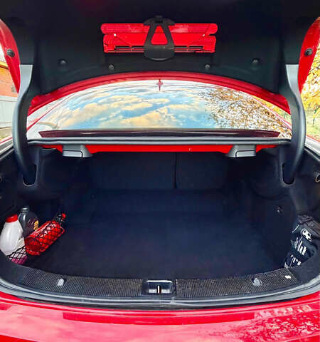 Красный Мерседес Е-Класс, объемом двигателя 1.8 л и пробегом 150 тыс. км за 16300 $, фото 26 на Automoto.ua