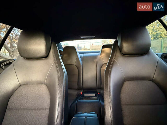 Красный Мерседес Е-Класс, объемом двигателя 1.8 л и пробегом 150 тыс. км за 16300 $, фото 12 на Automoto.ua