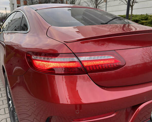 Красный Мерседес Е-Класс, объемом двигателя 3 л и пробегом 105 тыс. км за 34000 $, фото 5 на Automoto.ua