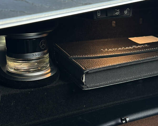 Красный Мерседес Е-Класс, объемом двигателя 3 л и пробегом 105 тыс. км за 34000 $, фото 10 на Automoto.ua