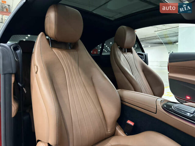 Червоний Мерседес Е-Клас, об'ємом двигуна 1.99 л та пробігом 30 тис. км за 69000 $, фото 33 на Automoto.ua