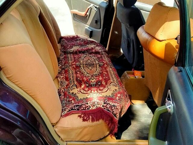 Красный Мерседес Е-Класс, объемом двигателя 2.3 л и пробегом 200 тыс. км за 1500 $, фото 7 на Automoto.ua