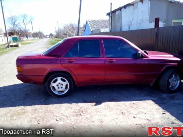 Червоний Мерседес Е-Клас, об'ємом двигуна 2.3 л та пробігом 123 тис. км за 2050 $, фото 1 на Automoto.ua