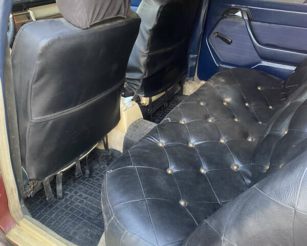 Красный Мерседес Е-Класс, объемом двигателя 2 л и пробегом 721 тыс. км за 2000 $, фото 10 на Automoto.ua