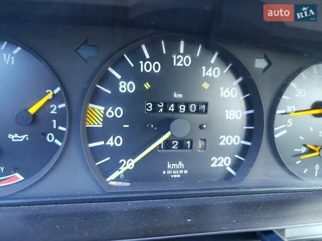 Червоний Мерседес Е-Клас, об'ємом двигуна 2 л та пробігом 349 тис. км за 1700 $, фото 8 на Automoto.ua