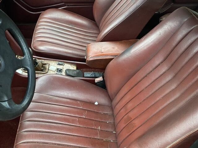 Червоний Мерседес Е-Клас, об'ємом двигуна 3 л та пробігом 300 тис. км за 1111 $, фото 2 на Automoto.ua