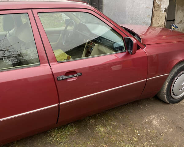 Червоний Мерседес Е-Клас, об'ємом двигуна 2.5 л та пробігом 421 тис. км за 5200 $, фото 25 на Automoto.ua