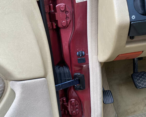 Червоний Мерседес Е-Клас, об'ємом двигуна 2.5 л та пробігом 421 тис. км за 5200 $, фото 132 на Automoto.ua