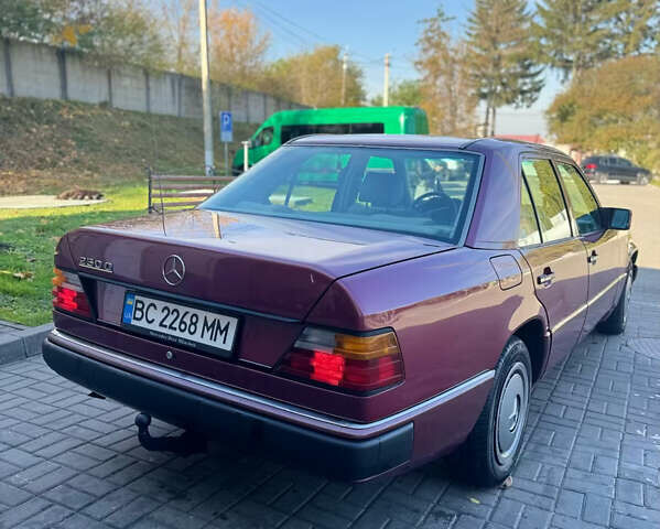 Мерседес Е-Класс 1990 в Тернополе на Automoto.ua Красный Мерседес Е-Класс, объемом двигателя 2.5 л и пробегом 420 тыс. км за 4100 $, фото 3 на Automoto.ua