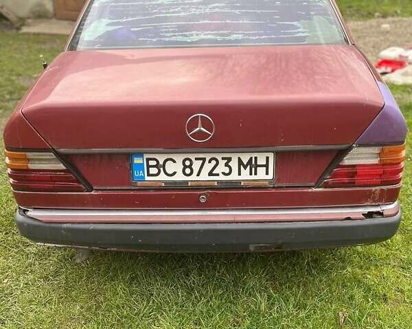 Красный Мерседес Е-Класс, объемом двигателя 3 л и пробегом 300 тыс. км за 2300 $, фото 1 на Automoto.ua