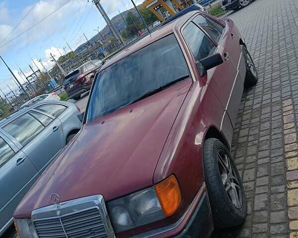 Красный Мерседес Е-Класс, объемом двигателя 2.5 л и пробегом 350 тыс. км за 2600 $, фото 1 на Automoto.ua