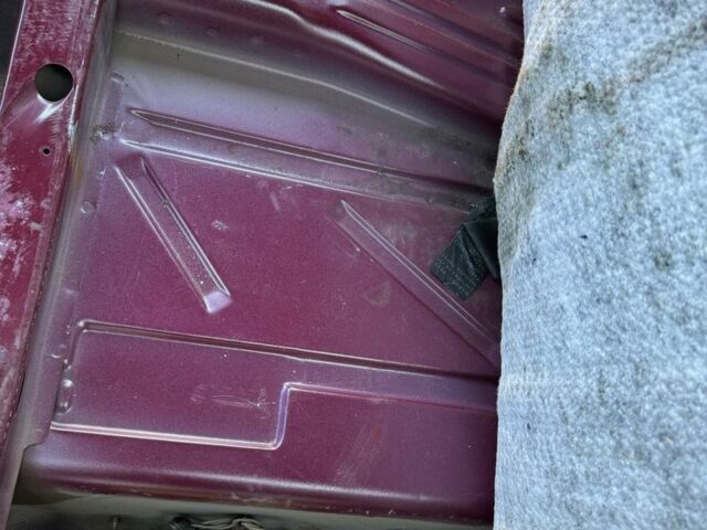 Красный Мерседес Е-Класс, объемом двигателя 2.2 л и пробегом 390 тыс. км за 4600 $, фото 20 на Automoto.ua