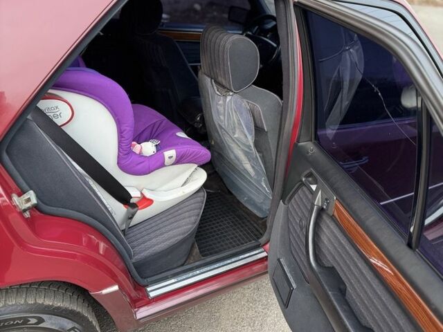 Красный Мерседес Е-Класс, объемом двигателя 2.2 л и пробегом 390 тыс. км за 4600 $, фото 8 на Automoto.ua