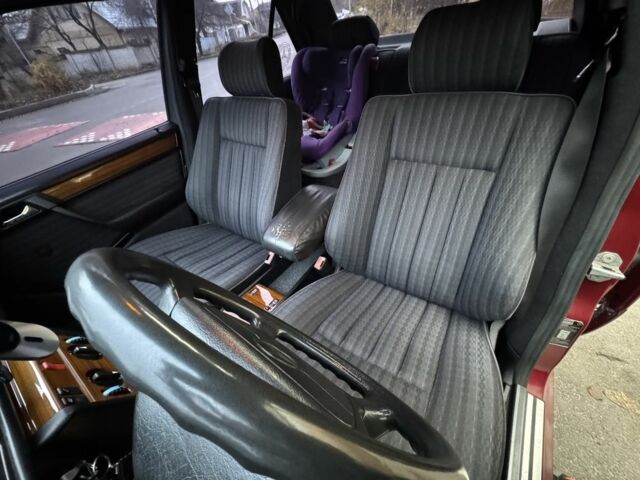 Красный Мерседес Е-Класс, объемом двигателя 2.2 л и пробегом 390 тыс. км за 4600 $, фото 10 на Automoto.ua