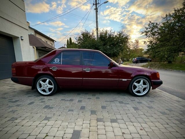 Красный Мерседес Е-Класс, объемом двигателя 2.2 л и пробегом 390 тыс. км за 4600 $, фото 22 на Automoto.ua