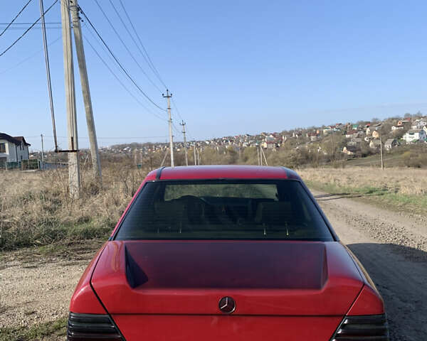 Червоний Мерседес Е-Клас, об'ємом двигуна 2 л та пробігом 582 тис. км за 2800 $, фото 5 на Automoto.ua